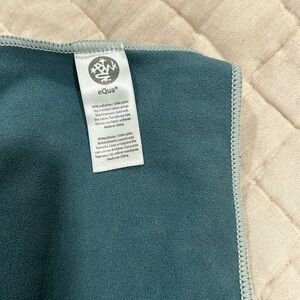 Manduka eQua xl yoga mat towel